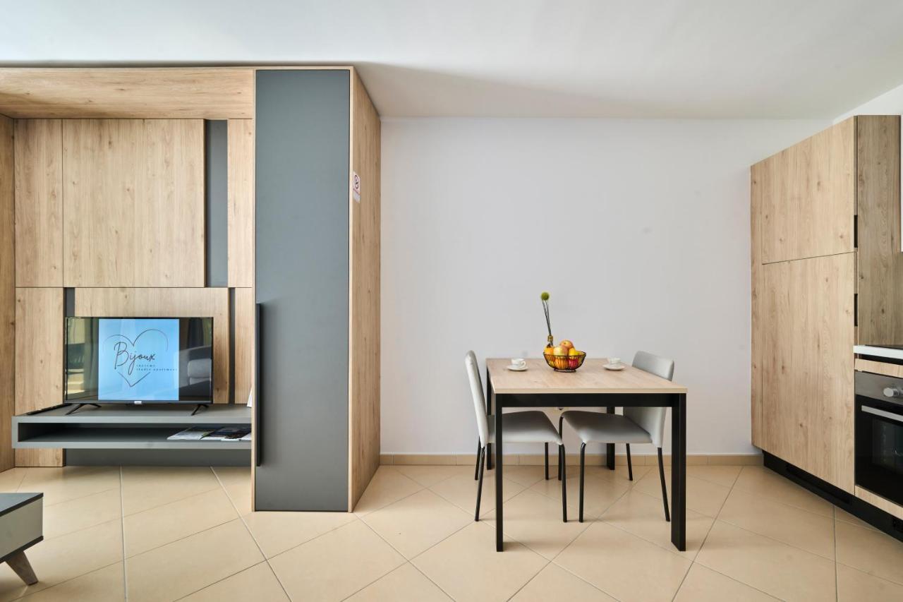 Supreme Studio Apartment Bijoux Umag Luaran gambar